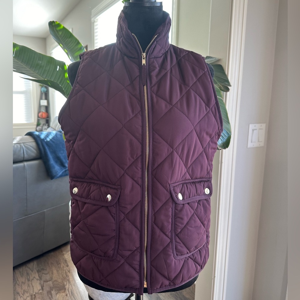 Thread & Supply Maroon Quilted Puffer Vest Gold Button/Zipper Women Size Medium - Picture 2 of 10
